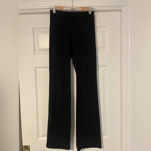Old Navy Extra High Waist Flare Yoga Pant Size M